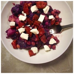 Paarse bataat met kikkererwten